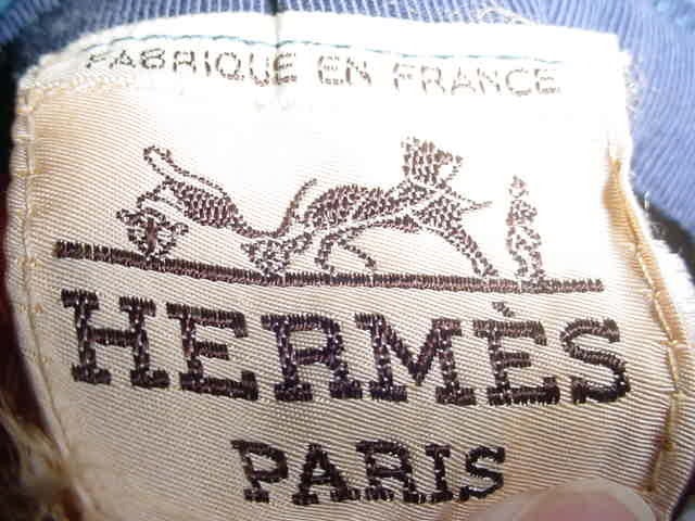 Women's Hermes vintage silk twill scarf print hat For Sale