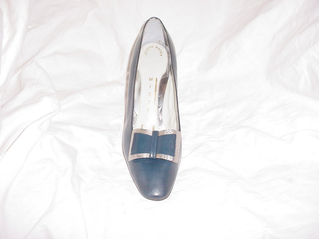 Vintage Mr J Joseph Magnin shoes with buckle