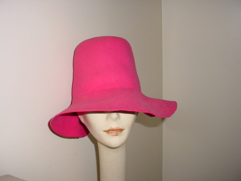 Vintage hot pink hat. Belvedere wool felt.