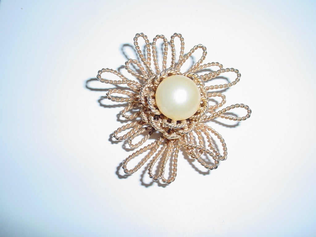 Vintage Hattie Carnegie brooch