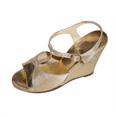 Retro 1970s gold platform shoes 7 B QualiCraft