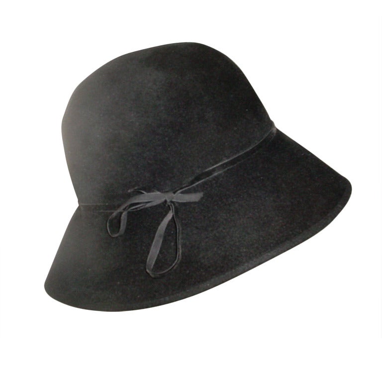 Helen Kaminski black fur felt hat For Sale