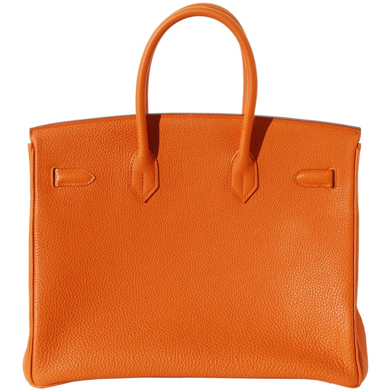 Createurs de Luxe is delighted to bring you this brand new Hermes Birkin Handbag!

35cm Hermes Orange Togo Leather Birkin Handbag | Gold Hardware | P Stamp

The bag measures 35cm / 14