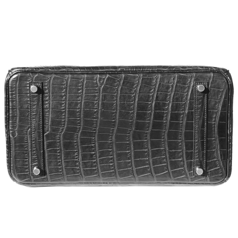 35cm Hermès Matte Black Alligator Birkin Handbag with Diamonds In New Condition In Chicago, IL