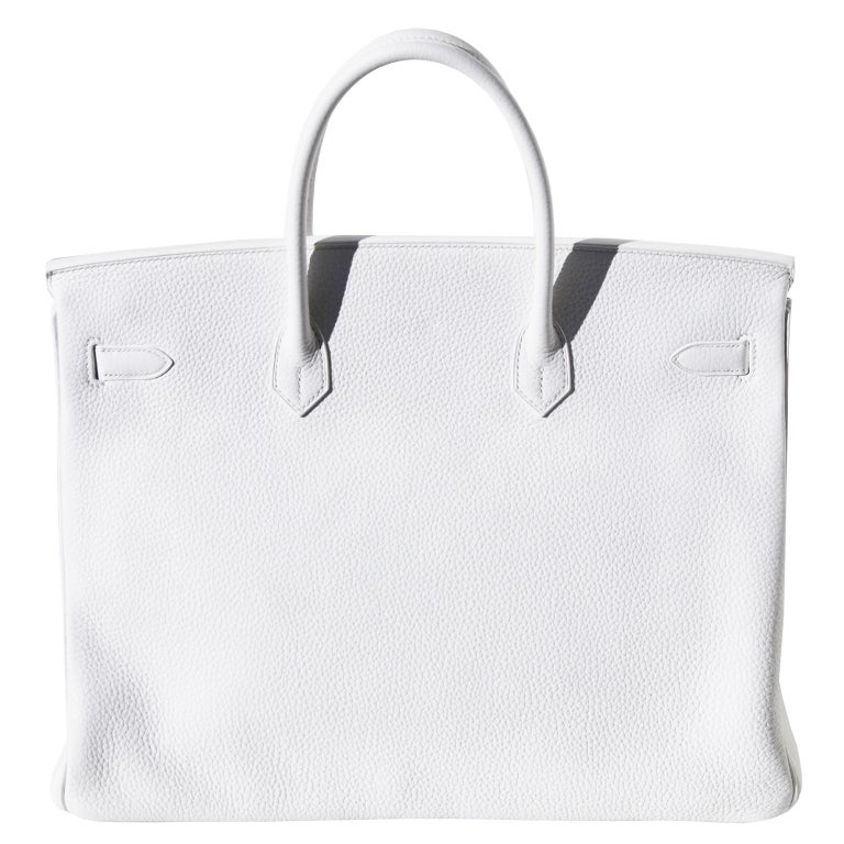 Createurs de Luxe offers this brand new 40cm Hermes Birkin Handbag!

40cm Hermes White Togo Leather Birkin Handbag | Palladium Hardware | O Stamp

40cm - The bag measures 40cm / 16