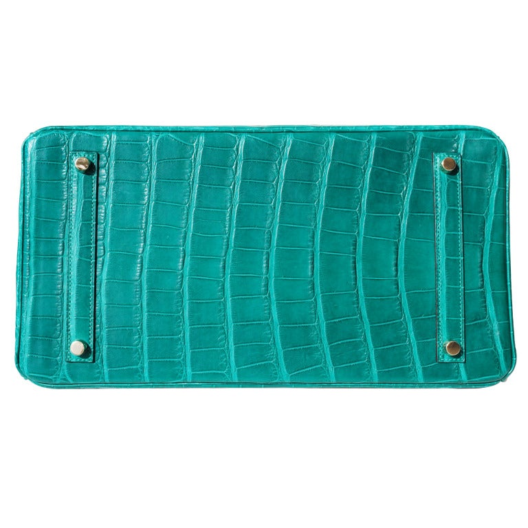 35cm Hermes Matte Malachite Alligator Birkin Handbag In New Condition For Sale In Chicago, IL