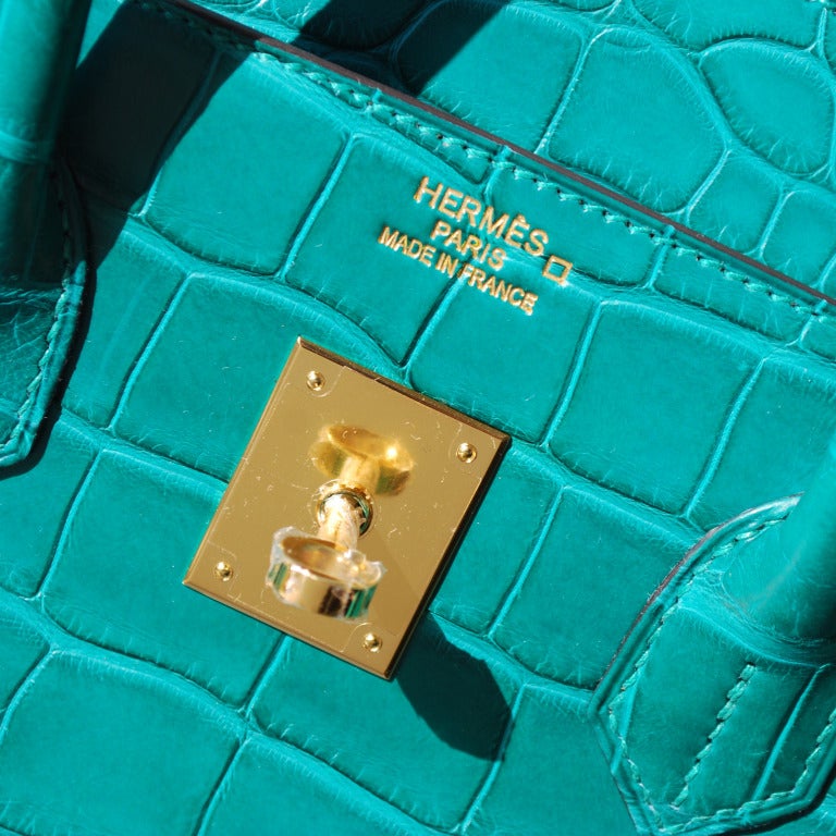 Women's or Men's 35cm Hermes Matte Malachite Alligator Birkin Handbag For Sale