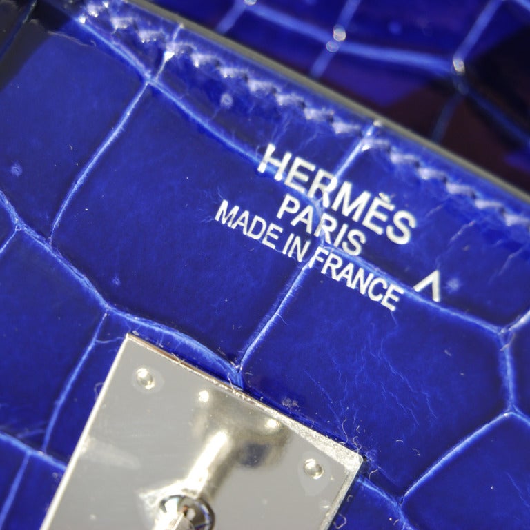 35cm Hermes Shiny Bleu Electrique Porosus Crocodile Birkin Handbag In New Condition For Sale In Chicago, IL