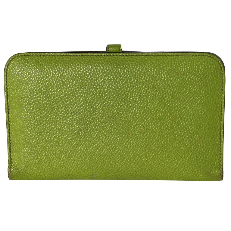 Pre-Owned

Hermes Dogon Vert Anis Wallet | Palladium | J Stamp

The wallet measures 20.5cm / 8