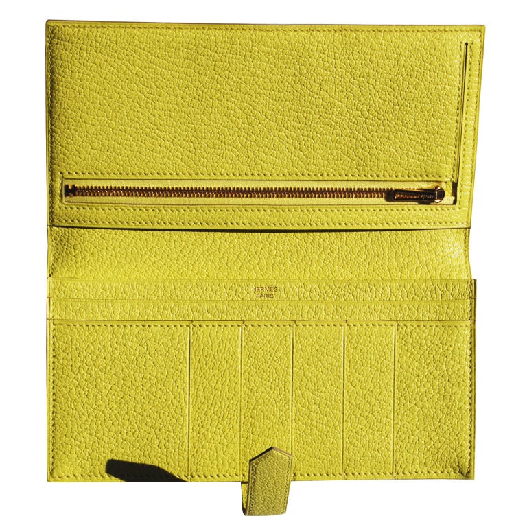 Hermes Soufre Sulphur Mysore Goatskin Leather Bearn Wallet In New Condition In Chicago, IL