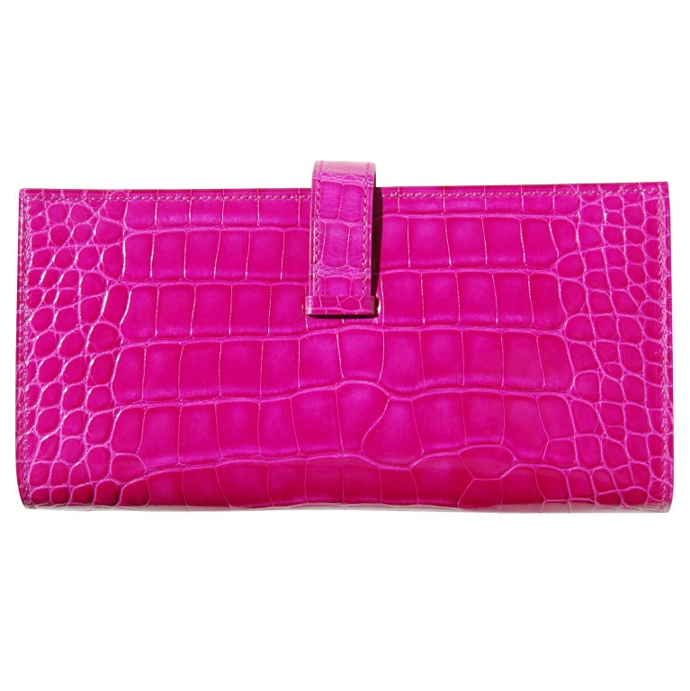 Brand New!

Hermes Shiny Rose Scheherazade Alligator Bearn Wallet | Palladium Hardware | P Stamp

The bag measures 18cm / 6.9