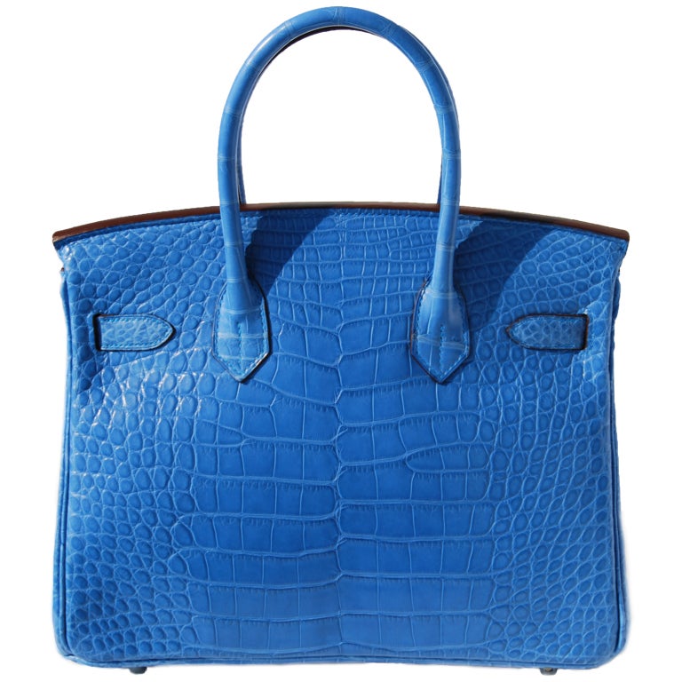 FABULOUS COLOR!
Creatéurs de Luxe offers this brand new 30cm Hermès Birkin Handbag!

30cm Hermès Mykonos Alligator Birkin Handbag | Palladium Hardware | O Stamp

The bag measures 30cm / 12
