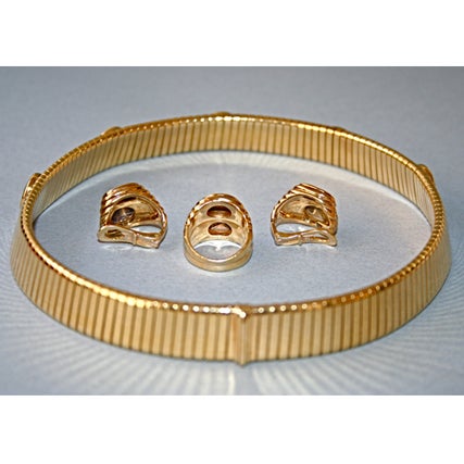 Bulgari Tubogas 5 Coin Gold Necklace, 2 Coin Earrings and Ring In Good Condition In Chicago, IL