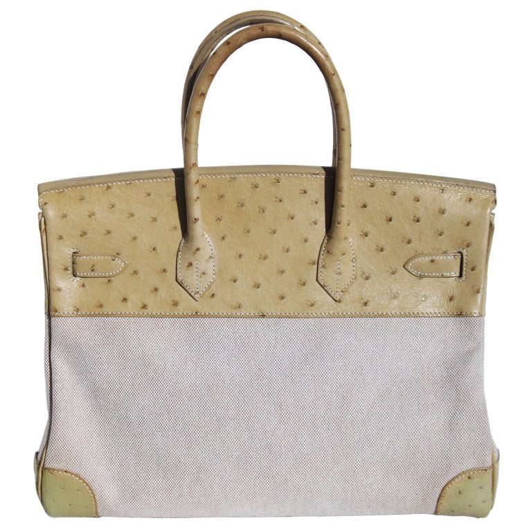 Pre-Owned

Creatéurs de Luxe offers this pre-owned Hermès Birkin Handbag!

35cm Hermès 2 Tone Toile H and Blanc Casse Ostrich Birkin Handbag | Gold Hardware | A Stamp

The bag measures 35cm / 14