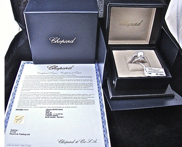 CHOPARD White Gold Diamond Pearl Ring In New Condition For Sale In Los Angeles, CA