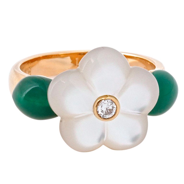 VAN CLEEF and ARPELS Diamond Mother of Pearl Chalcedony Flower Ring at ...