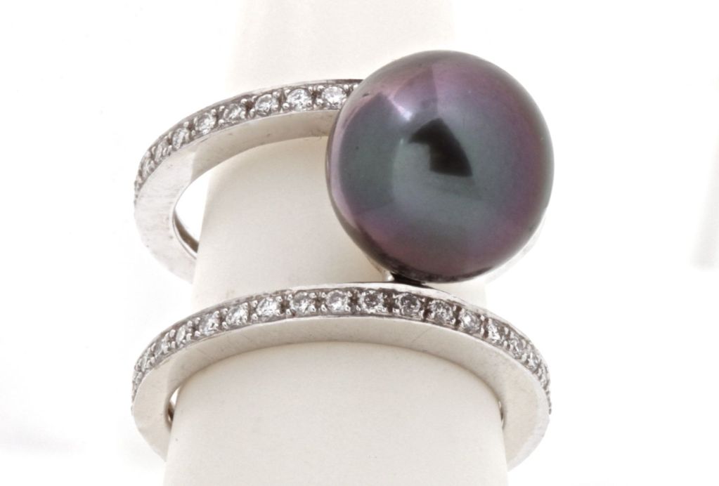 Women's Diamond Tahitian Black Pearl Gold Earring and Ring Set For Sale