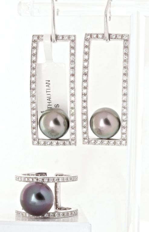 Diamond Tahitian Black Pearl Gold Earring and Ring Set For Sale 4