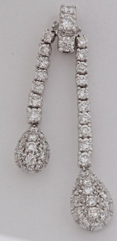 Women's Diamond White Gold Necklace and Earring Set For Sale