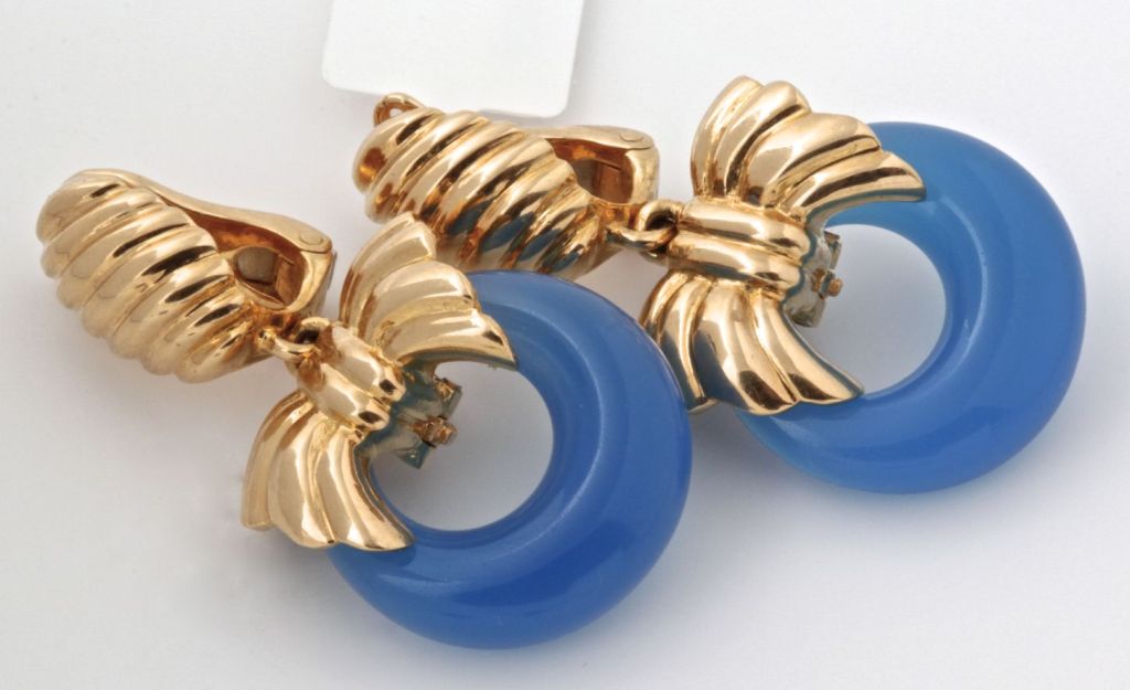 VAN CLEEF & ARPELS Onyx Cobalt Gold Earrings 3