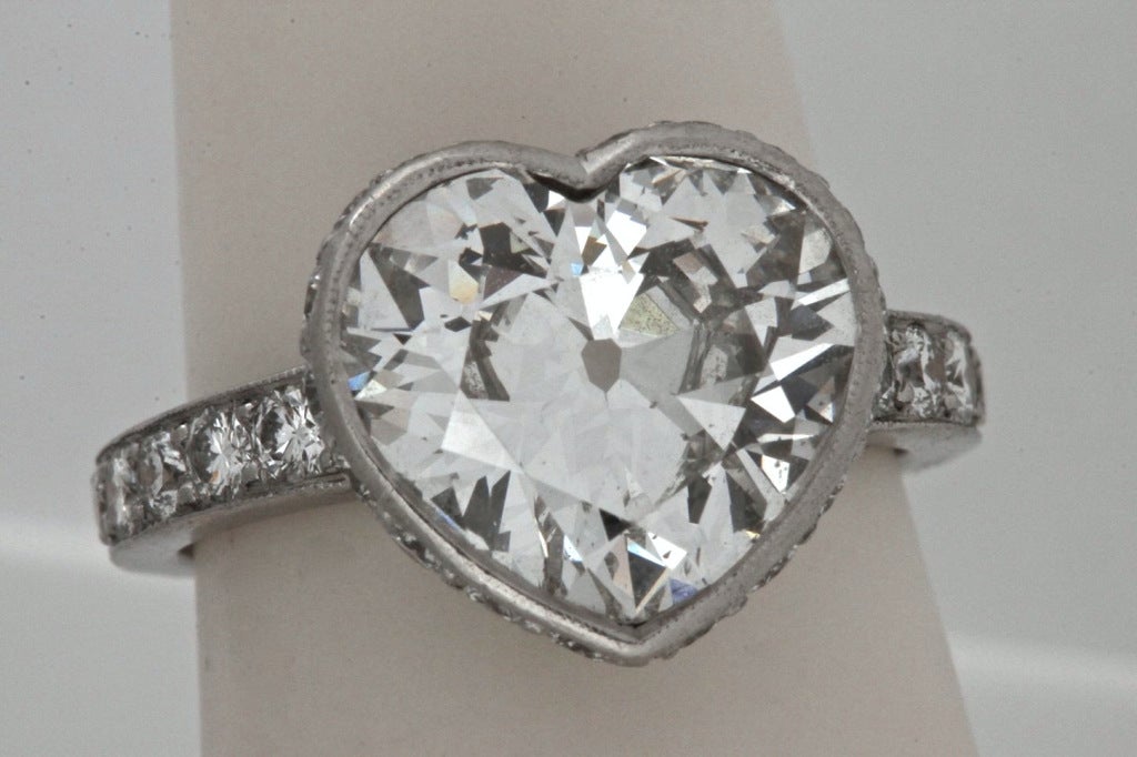 4.16 Heart-Diamond Platinum Ring For Sale 2