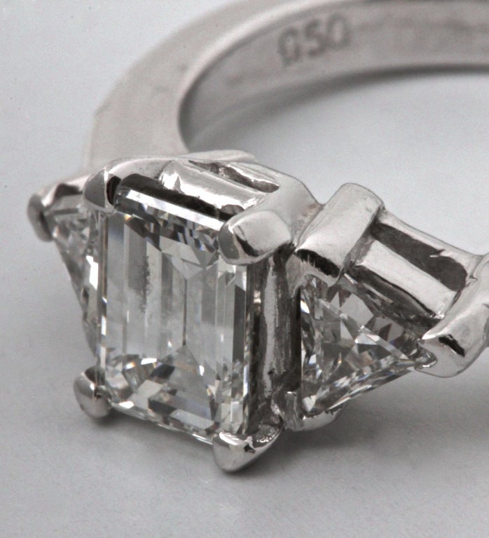 Contemporary 1.16 c Diamond Platinum Engagement Ring