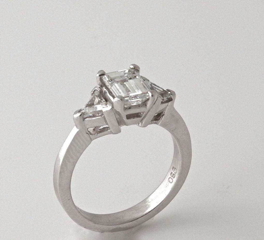 1.16 c Diamond Platinum Engagement Ring In Excellent Condition In Los Angeles, CA