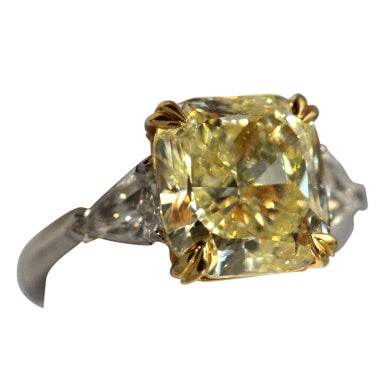 5.15 Fancy Yellow Diamond Platinum
Gold Engagement Ring 5.15 Fancy Yellow Diamond Platinum
Gold Engagement Ring