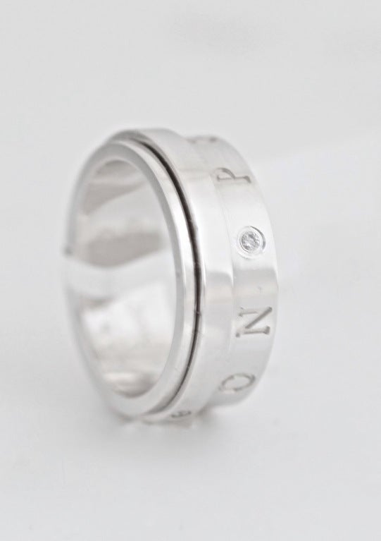 Contemporary PIAGET White Gold Excentrique Possession Ring For Sale