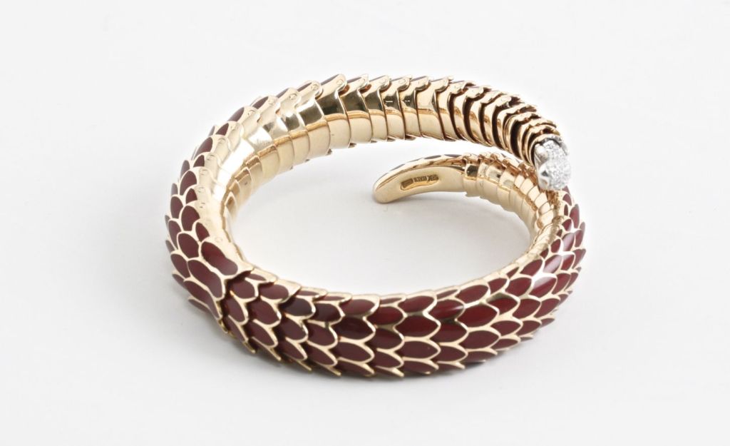 ROBERTO COIN Diamond Gold Red Enamel Cobra Bracelet In New Condition In Los Angeles, CA