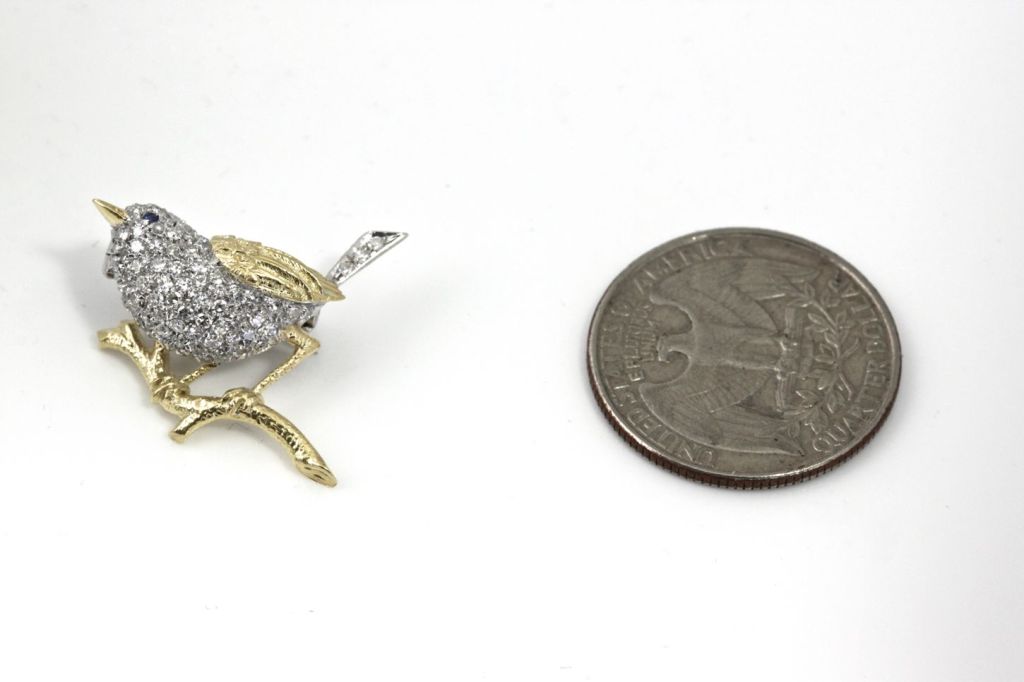 TIFFANY & CO. Diamond Sapphire Gold Bird Brooch In Excellent Condition In Los Angeles, CA