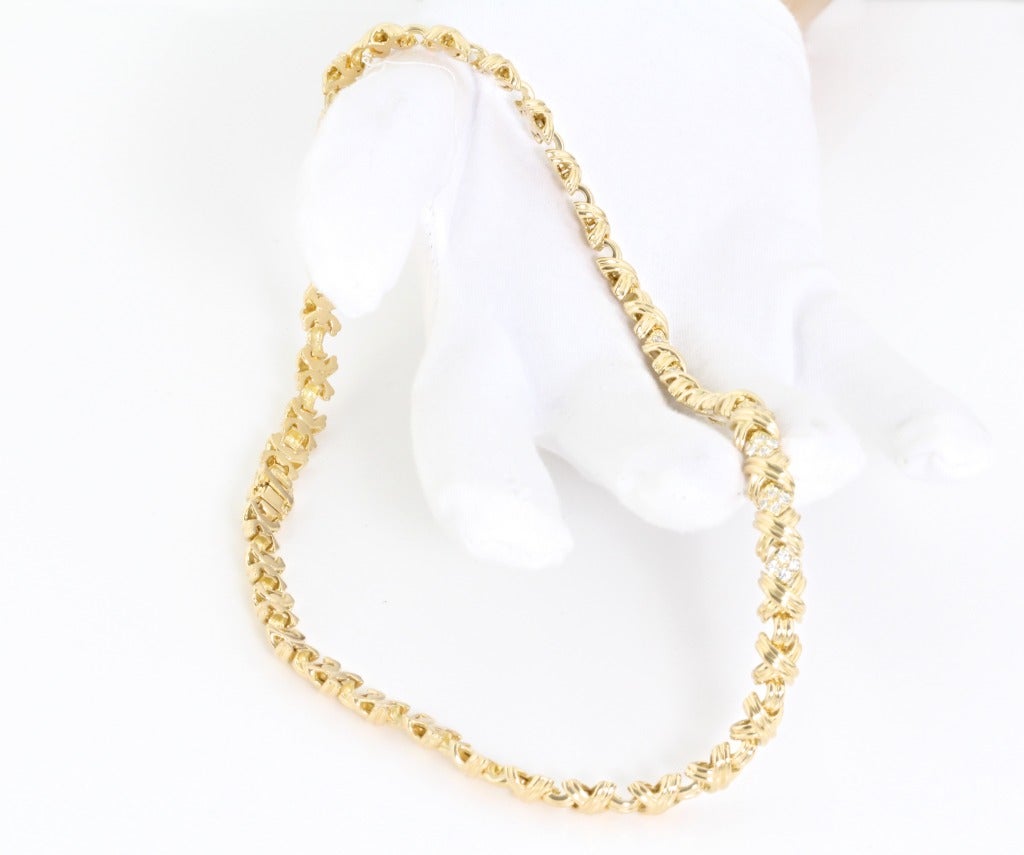 TIFFANY & CO. Diamond and Gold Necklace In Excellent Condition For Sale In Los Angeles, CA