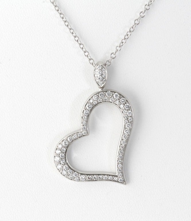 PIAGET Diamond and White Gold Heart Necklace In Excellent Condition For Sale In Los Angeles, CA