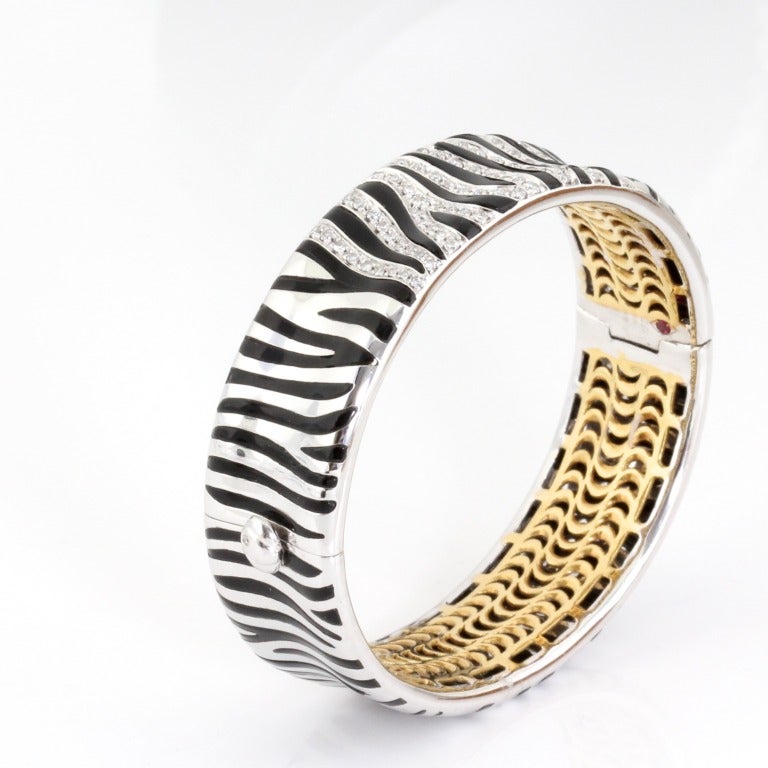 Women's ROBERTO COIN Diamond and White Gold, and Onyx Zebra Bracelet For Sale