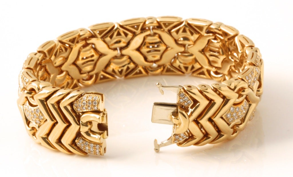 Women's BULGARI  'TRIKA'  Diamond Gold Necklace and Bracelet