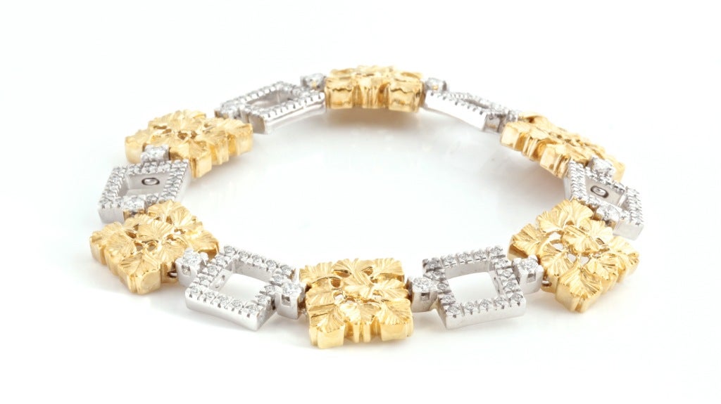 Contemporary CARRERA Y CARRERA Diamond Gold Ginko Leaf Bracelet For Sale