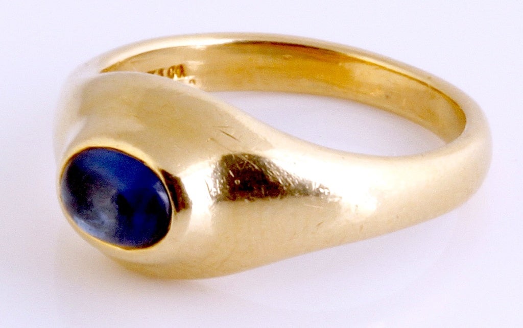 Women's TIFFANY & Co. Yellow Gold and Blue Sapphire Ring For Sale