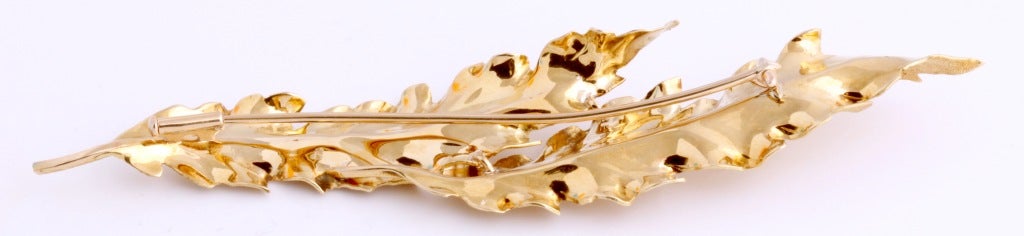 BUCCELLATI Leaf Brooch In Excellent Condition For Sale In Los Angeles, CA
