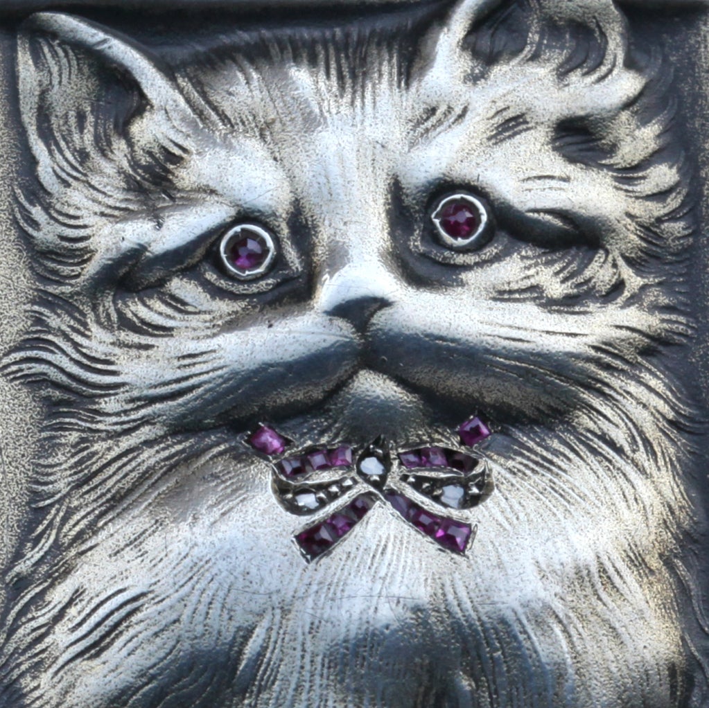 Women's ART NOUVEAU Enchanting Cat Locket