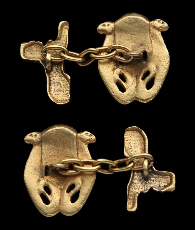 EGYPTIAN REVIVAL Art Deco Gold Diamond Cufflinks In Good Condition In London, GB