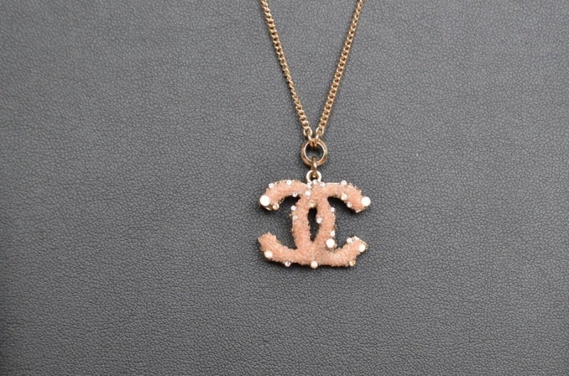 Chanel pendant CC Coral 1