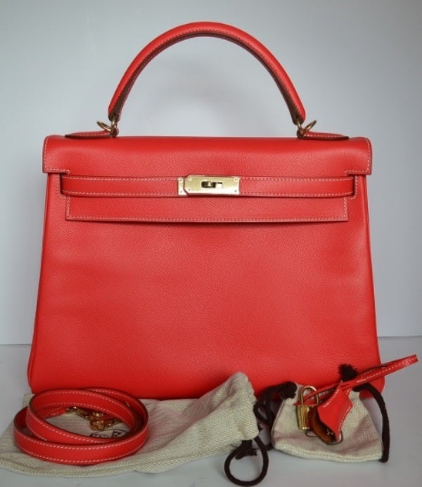 Hermes Kelly 32 Epsom Rose Jaipur + Bearn Jaipur

It will come with a Hermes Bearn wallet Rose Jaipur

Rose Jaipur color

Epsom leather            

Gold hardware

2 pockets included

No stains or marks or scratches on the exterior.