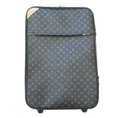 Louis Vuitton Pegase 70 rolling luggage