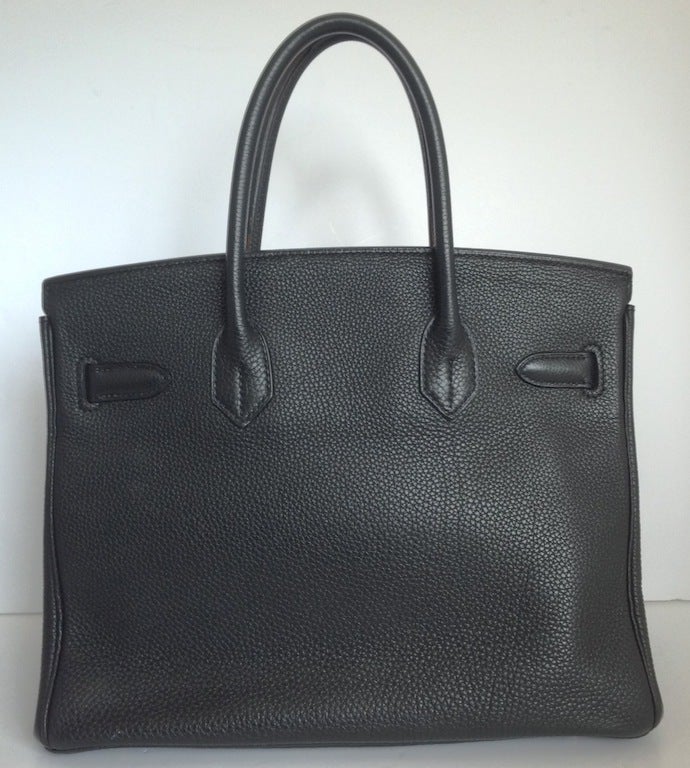 Hermes Birkin 30 Togo black Gold hardware
Togo leather with gold hardware – gold plated
Very good condition condition
Stamp L
Hermes Paris Made In France
Togo leather is in very good condition and use - Interior is odorless - Corners are