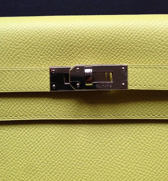 Hermès Kelly Long wallet Lime In New Condition In Paris, FR