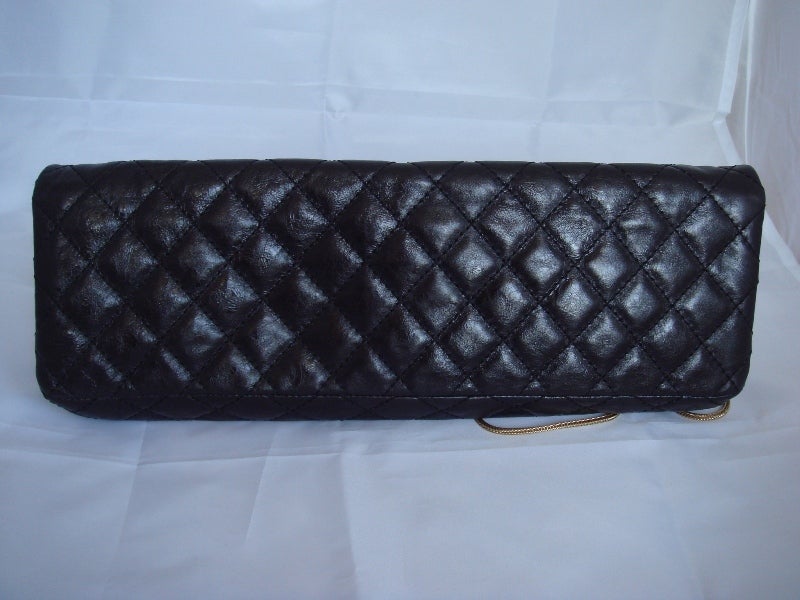 Handbag Chanel 2.55 baguette,

Calf quilted leather 

Mirror interior in very good condition ,

It comes with hologram.

Dimensions : 13.5 x 4.5 x 2

All ours items are 100% authentic and original. No fake or other awful imitation

are