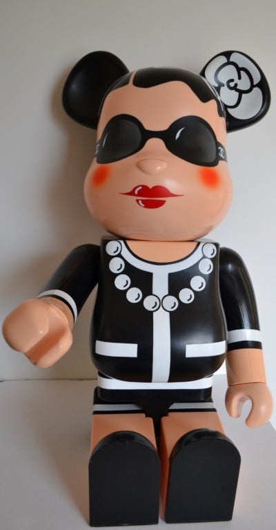 Exceptional and collectible Chanel Bearbrick In Excellent Condition In Paris, FR