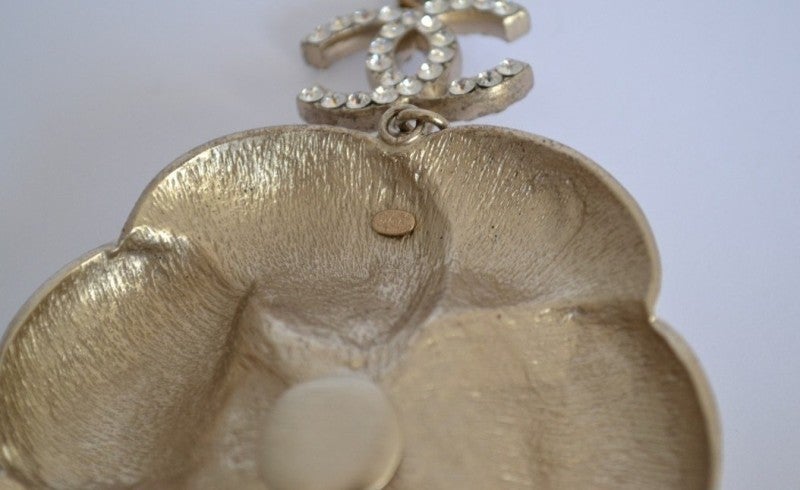 chanel camelia necklace