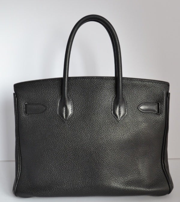 Hermes Birkin 30 Togo black Gold hardware

Togo leather with gold hardware  gold plated

Very good condition condition

Stamp G

Made In France

Togo leather is in very good condition and use - Interior is odorless - Corners are perfect -