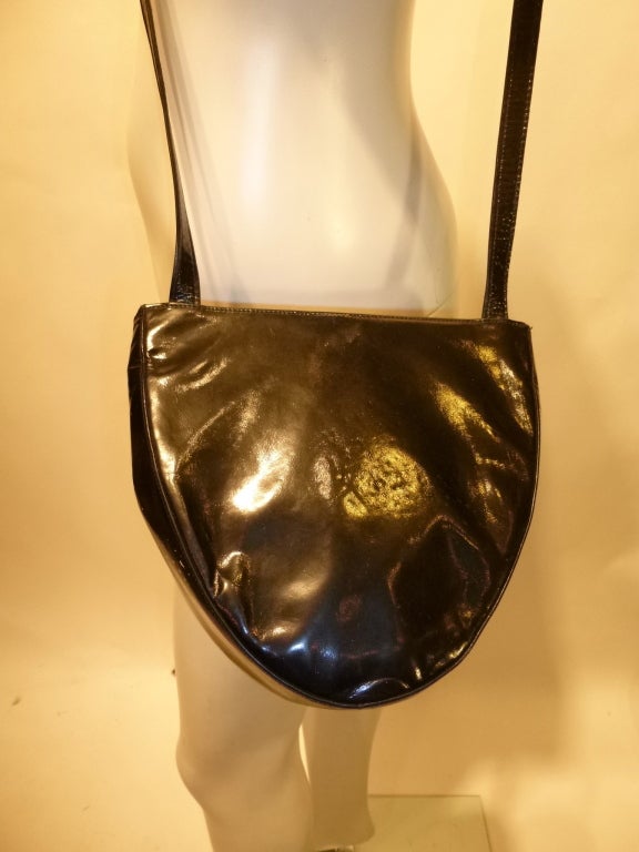 Charles Jourdan 80s Molded Face Patent Leather Bag For Sale 1